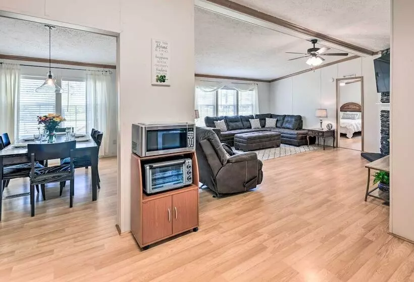 Arapahoe Home W/ Fireplace Near Deer Hunting