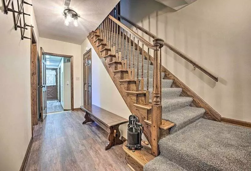 Gorgeous Bremen Home With Lake Access & Yard!