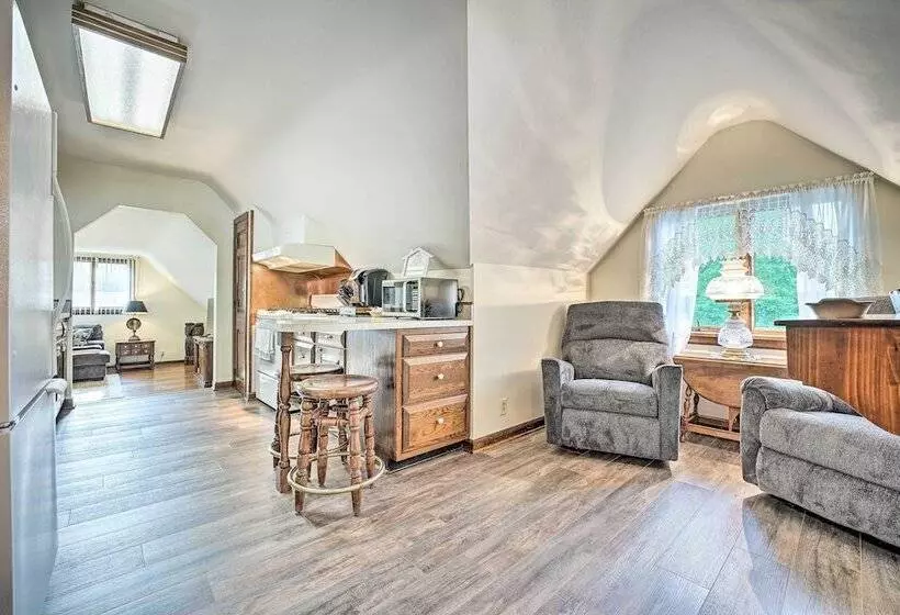 Gorgeous Bremen Home With Lake Access & Yard!