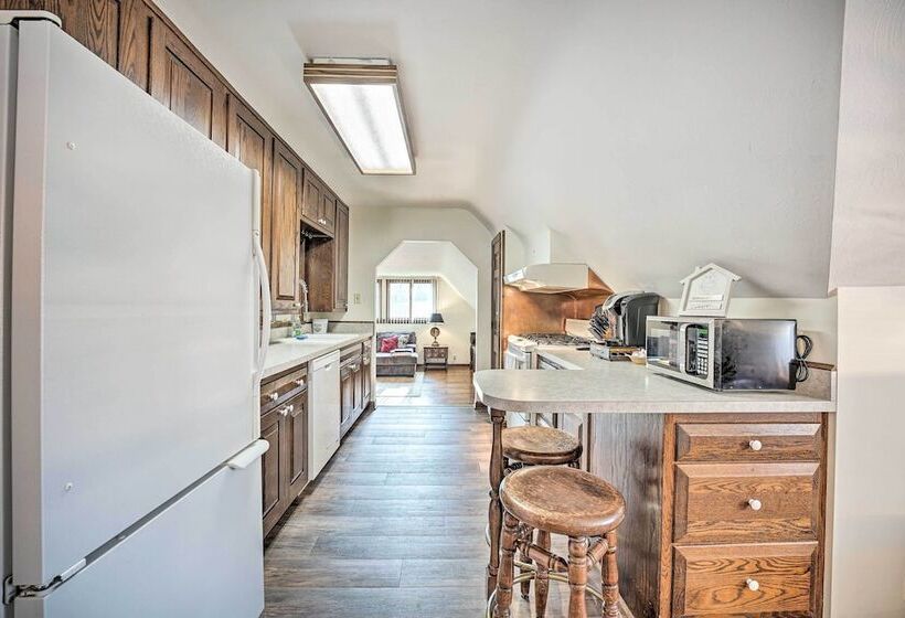 Gorgeous Bremen Home With Lake Access & Yard!