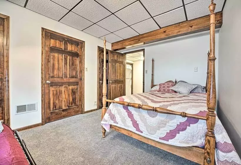 Gorgeous Bremen Home With Lake Access & Yard!