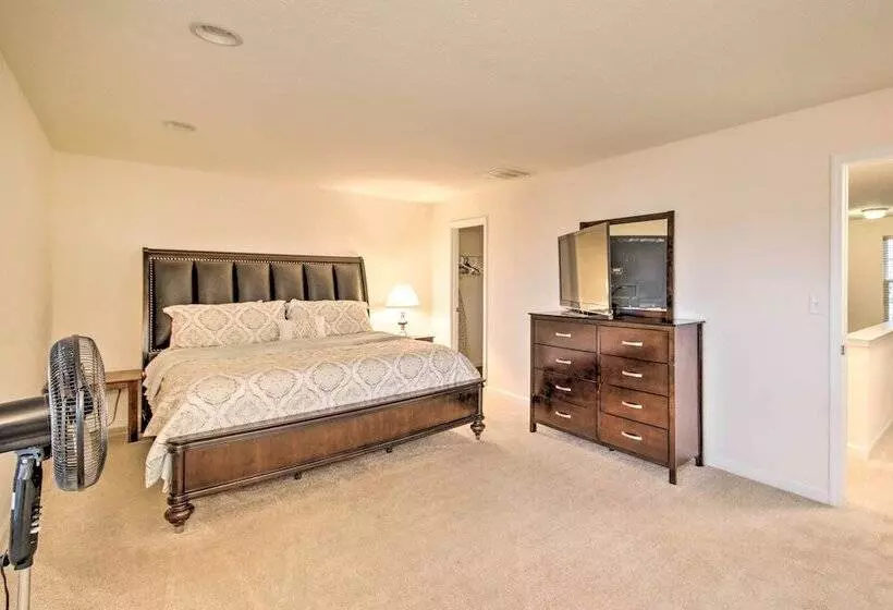 Greenwood Home ~15 Mi To Indianapolis!