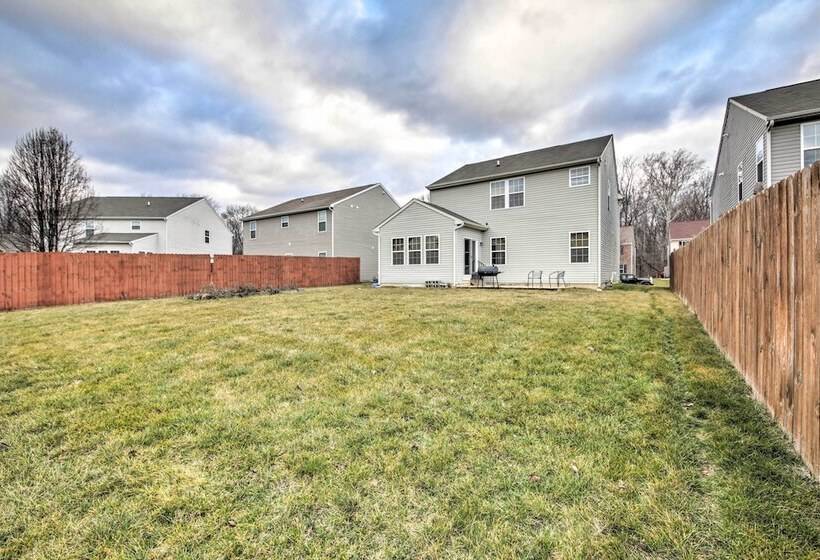 Greenwood Home ~15 Mi To Indianapolis!