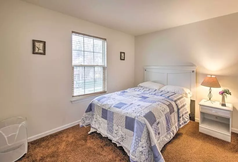 Greenwood Home ~15 Mi To Indianapolis!