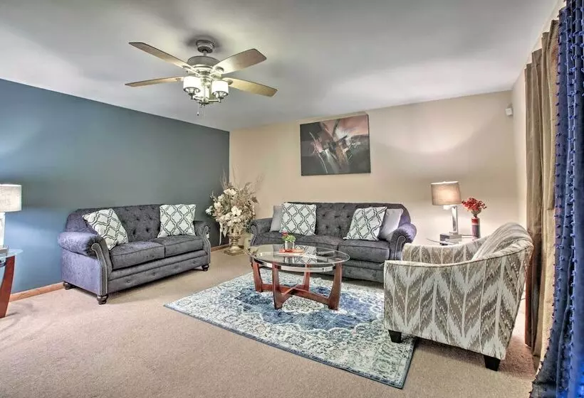 Home W/ Yard & Patio ~ 30 Mi To Downtown Chicago