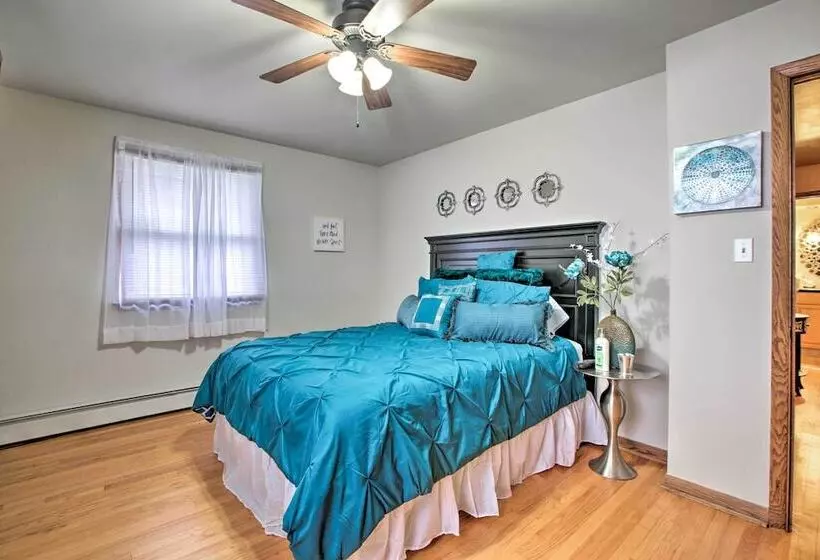 Home W/ Yard & Patio ~ 30 Mi To Downtown Chicago