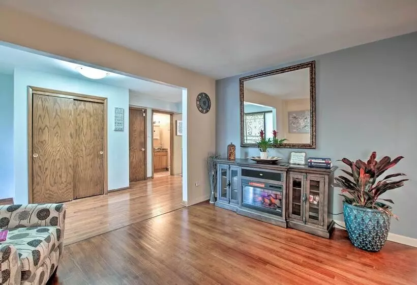 Home W/ Yard & Patio ~ 30 Mi To Downtown Chicago