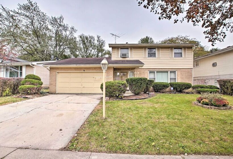 Home W/ Yard & Patio ~ 30 Mi To Downtown Chicago