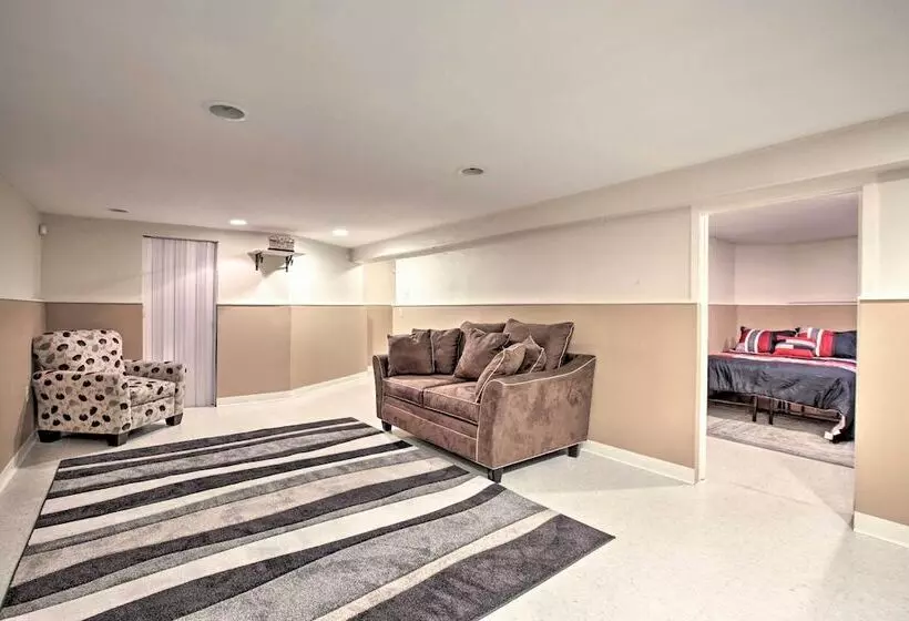 Home W/ Yard & Patio ~ 30 Mi To Downtown Chicago