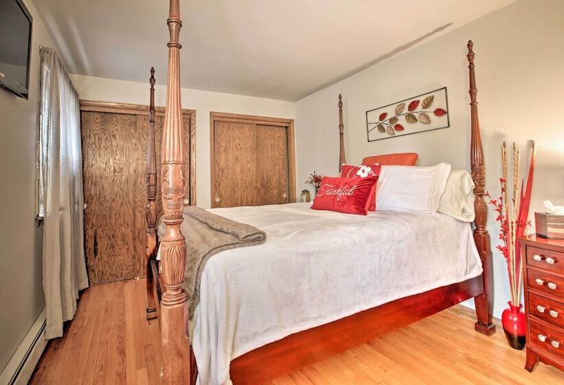 Home W/ Yard & Patio ~ 30 Mi To Downtown Chicago