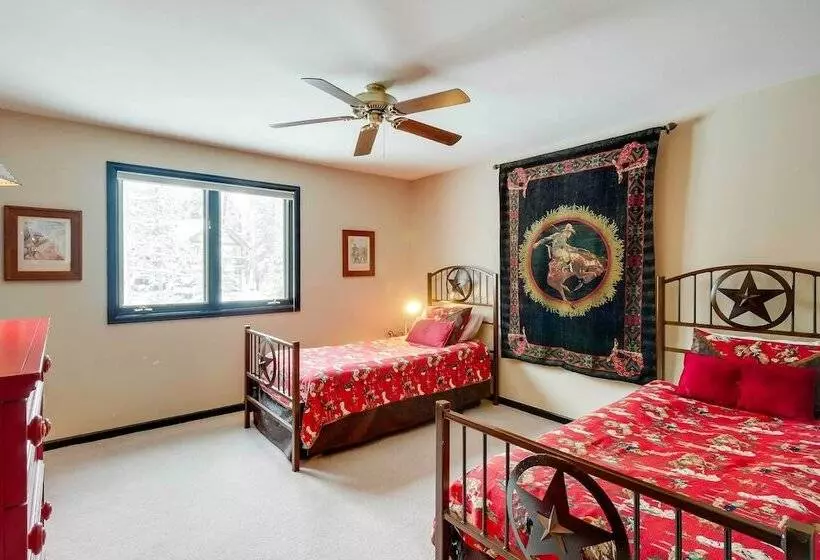 Hot Tub & Ski Shuttle: Forested Breckenridge Home!