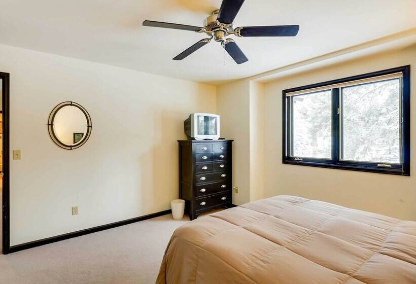 Hot Tub & Ski Shuttle: Forested Breckenridge Home!