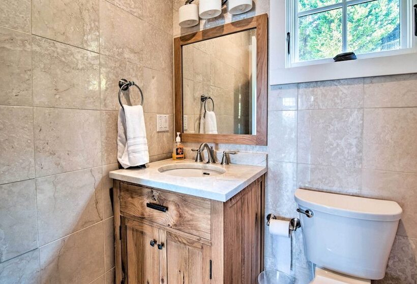 Lake Santeetlah Home W/ Gas Grill, Walk To Marina!