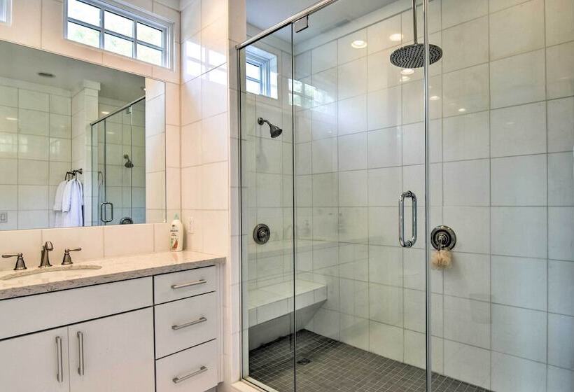 Lake Santeetlah Home W/ Gas Grill, Walk To Marina!