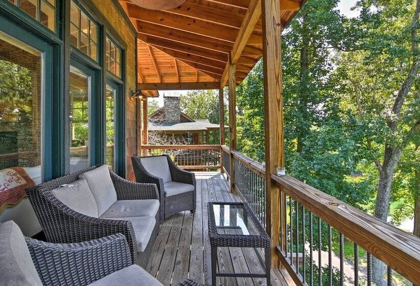 Lake Santeetlah Home W/ Gas Grill, Walk To Marina!