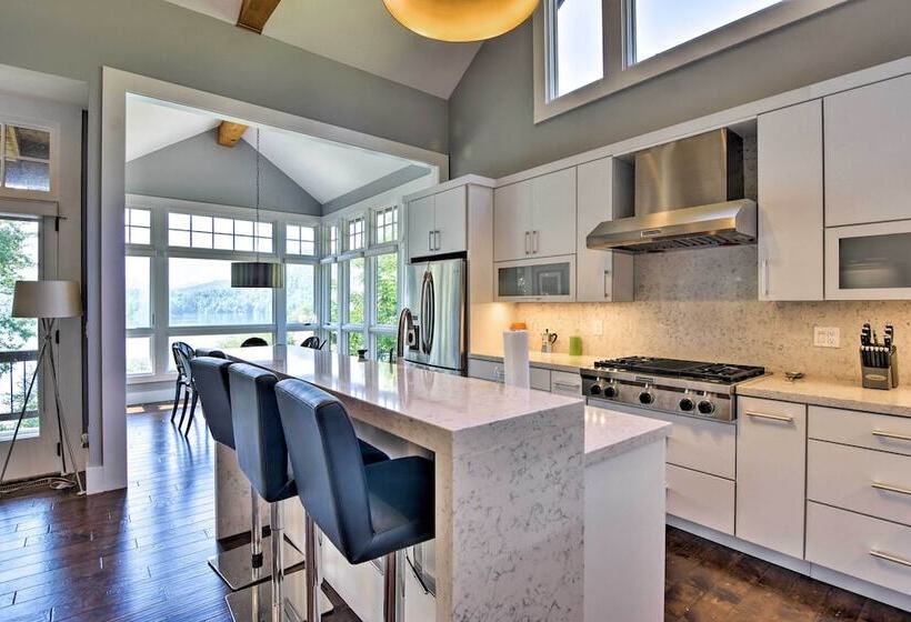 Lake Santeetlah Home W/ Gas Grill, Walk To Marina!