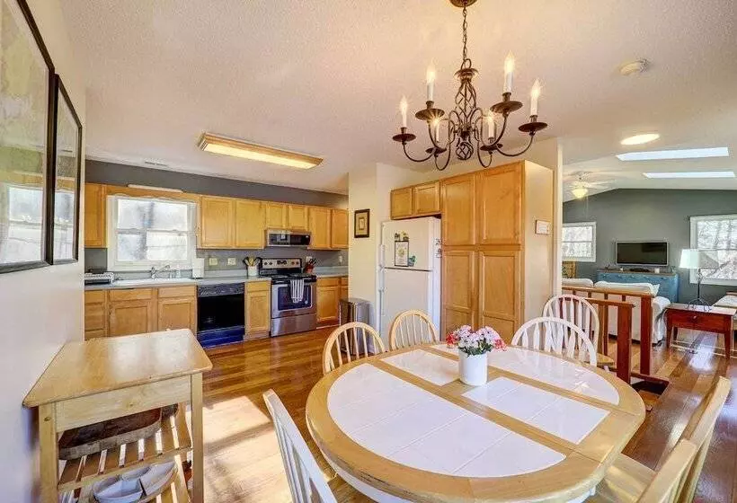 Lakefront Butler Retreat W/ Hot Tub & Dock!