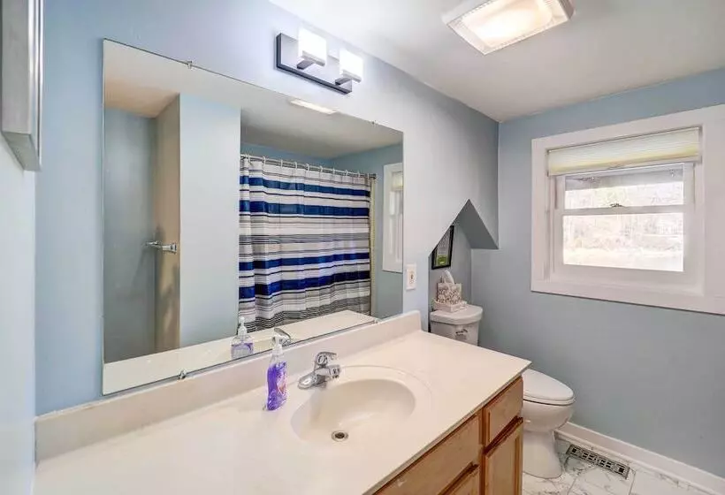 Lakefront Butler Retreat W/ Hot Tub & Dock!