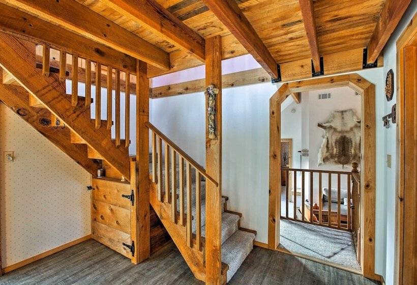 Leelanau Country Cottage ~ 4 Mi To Suttons Bay!