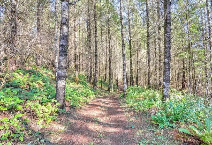 Luxe Cabin In The Woods: Walk To Lake!