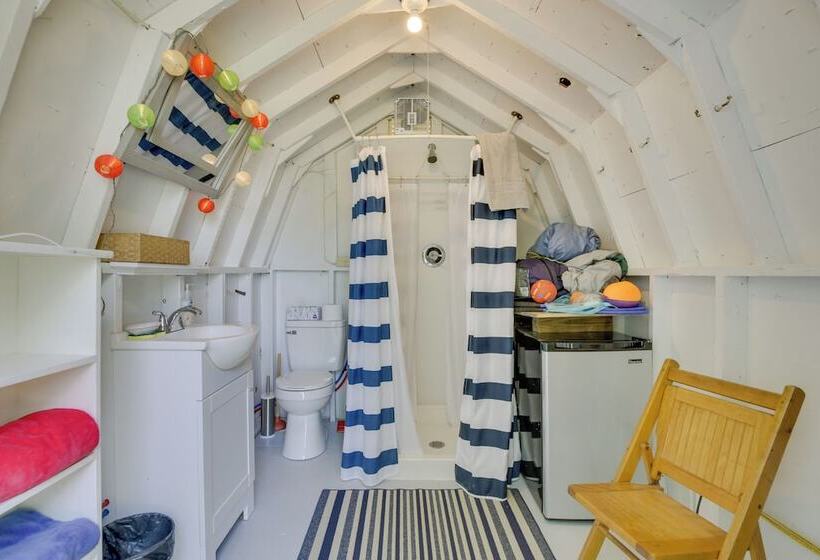 Maine Cottage W/ Dock & Kayaks, Near Augusta!