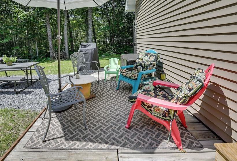 Maine Cottage W/ Dock & Kayaks, Near Augusta!