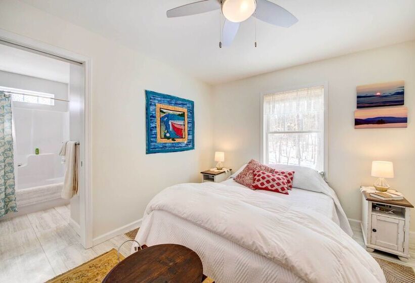 Maine Cottage W/ Dock & Kayaks, Near Augusta!