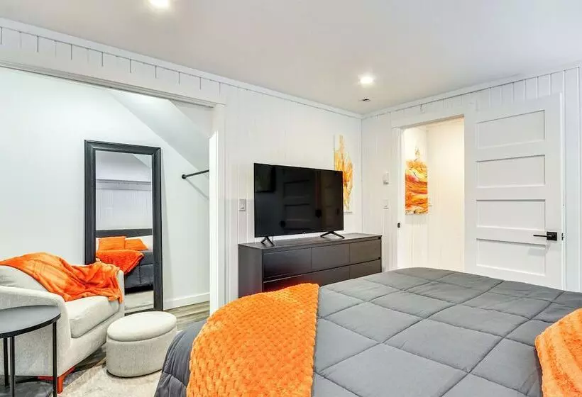 Mt Hood Views: Modern Underwood Home W/ Deck!