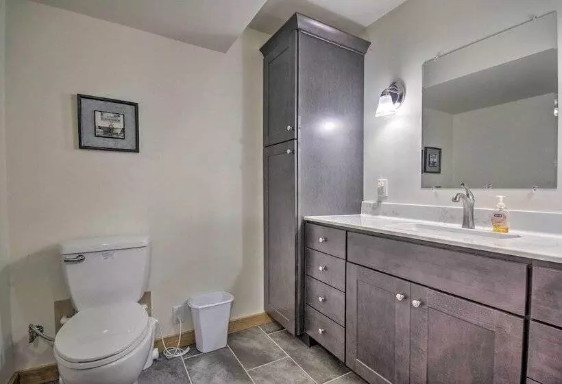 Pet Friendly Raystown Lakefront Cabin W/ Bbq Grill