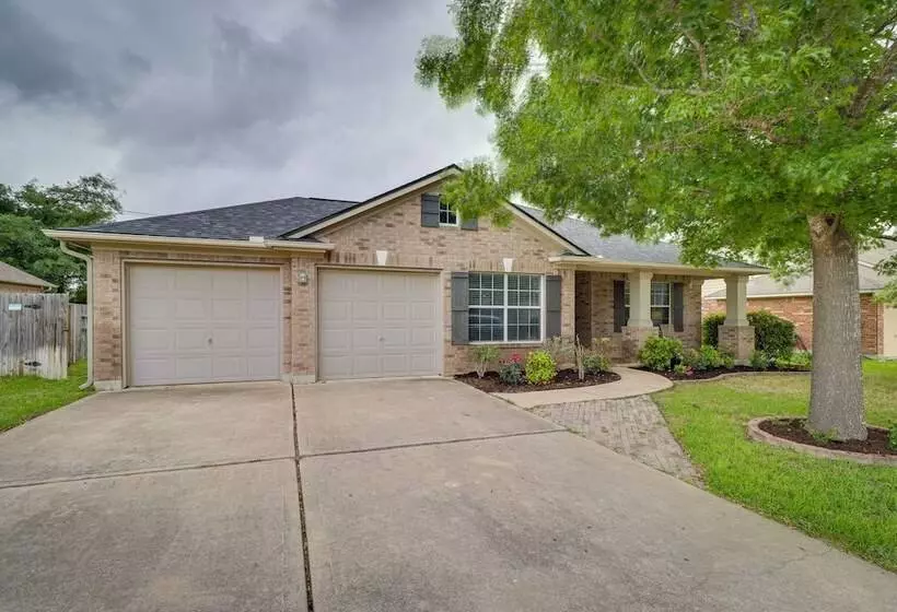 Pet Friendly Round Rock Escape W/ Hot Tub!
