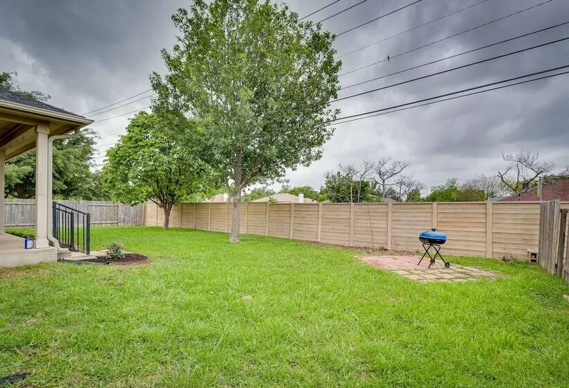 Pet Friendly Round Rock Escape W/ Hot Tub!