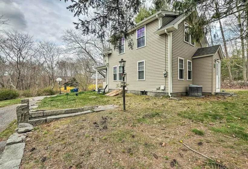 Remodeled Farmhouse In Waterford Near 2 Beaches!