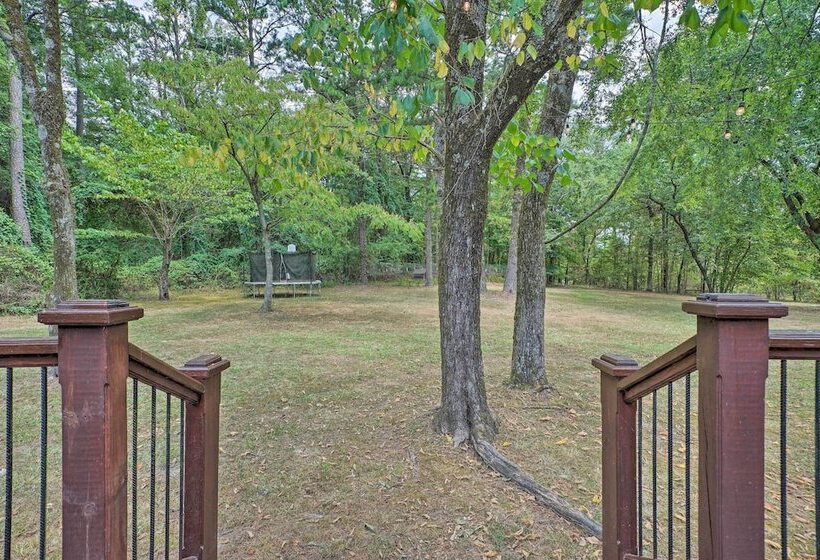 Remote Smithville Cottage: Furnished Deck & Grill