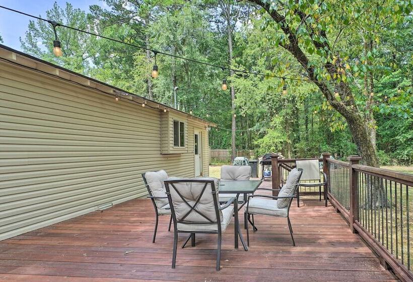 Remote Smithville Cottage: Furnished Deck & Grill