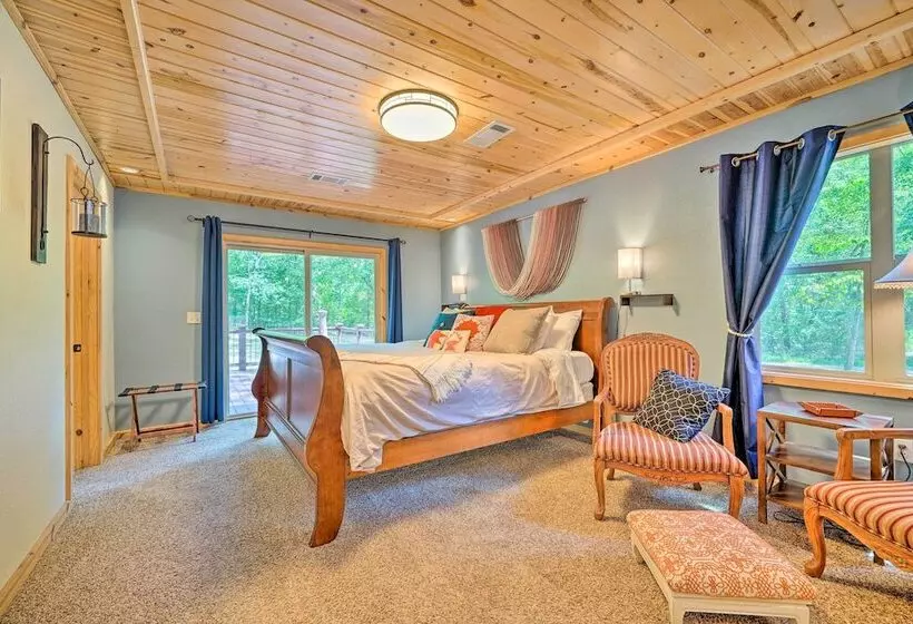 Remote Smithville Cottage: Furnished Deck & Grill