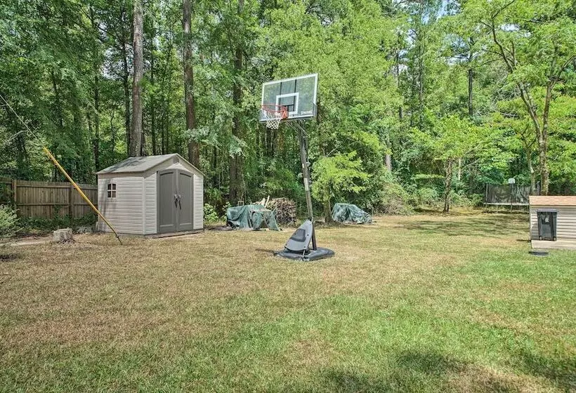 Remote Smithville Cottage: Furnished Deck & Grill