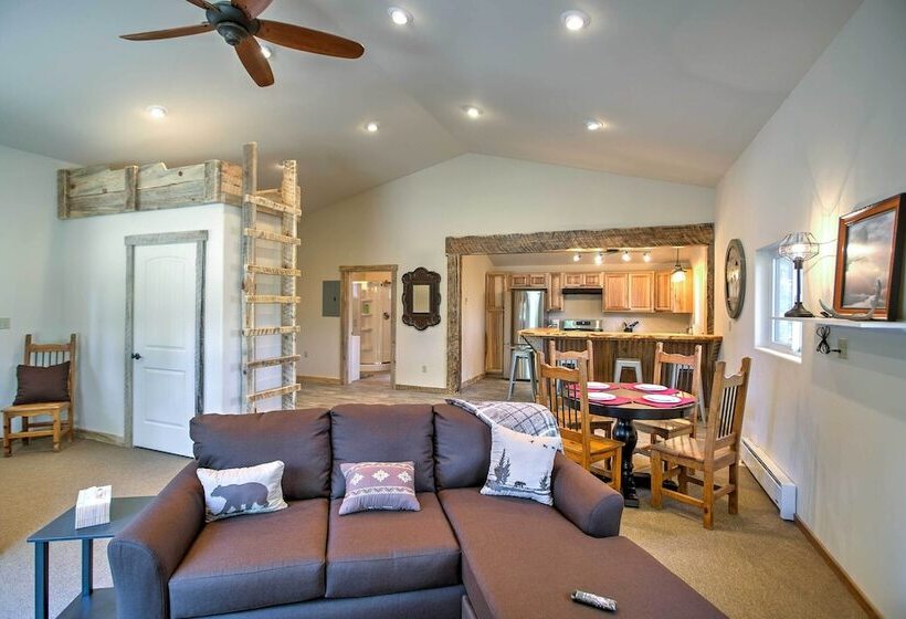 Mancos Cabin Rental On 80 Acres W/ Mountain View!