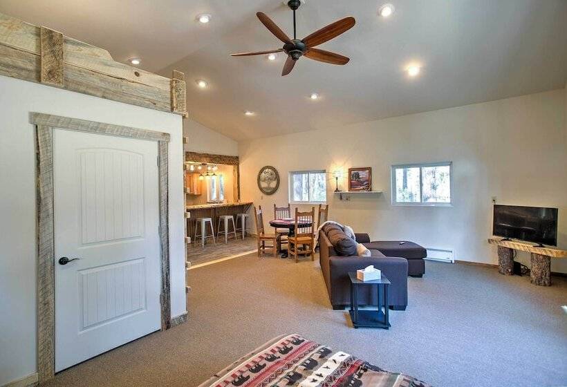 Mancos Cabin Rental On 80 Acres W/ Mountain View!