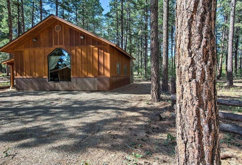 Mancos Cabin Rental On 80 Acres W/ Mountain View!