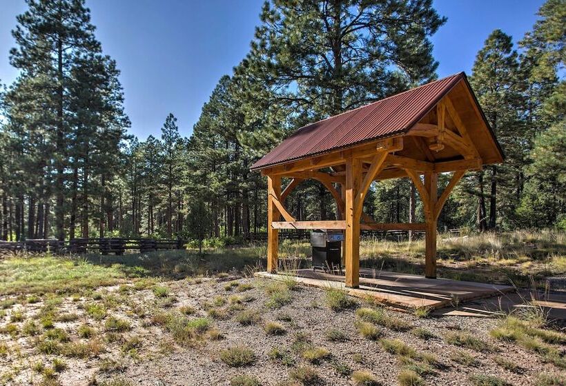 Mancos Cabin Rental On 80 Acres W/ Mountain View!