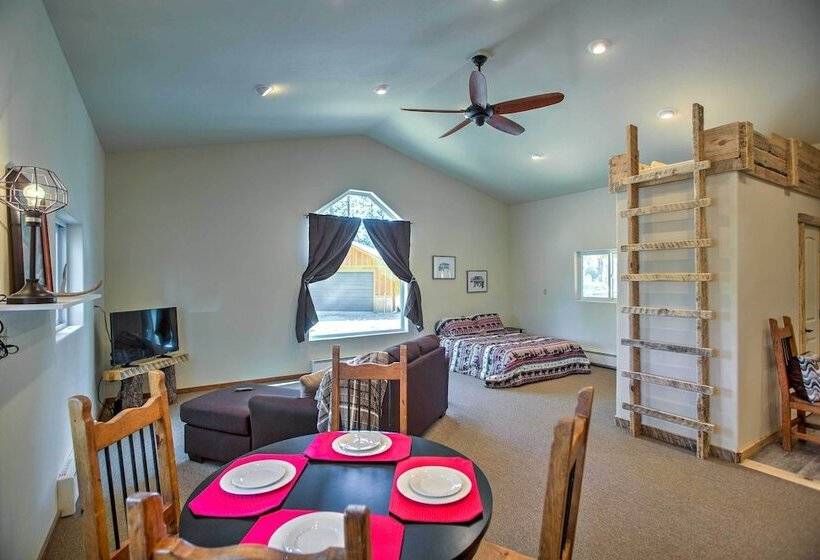 Mancos Cabin Rental On 80 Acres W/ Mountain View!