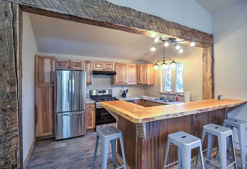 Mancos Cabin Rental On 80 Acres W/ Mountain View!