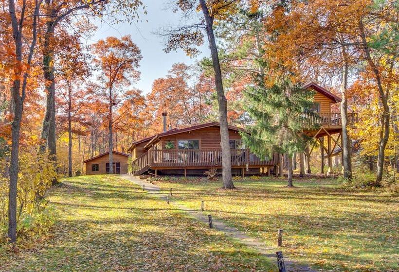 Spacious Cabin On Cross Lake: Treehouse & Sauna!
