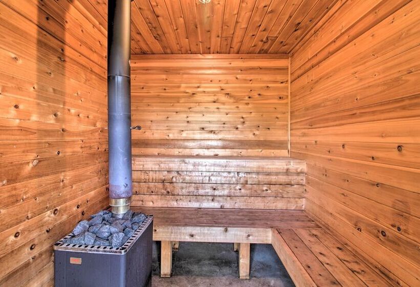 Spacious Cabin On Cross Lake: Treehouse & Sauna!