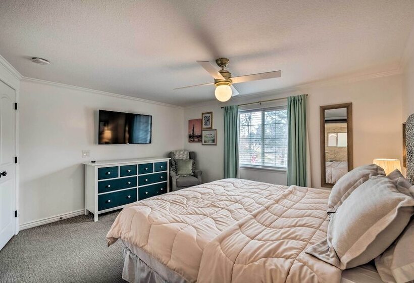 Spacious Layton Retreat W/ Private Hot Tub!