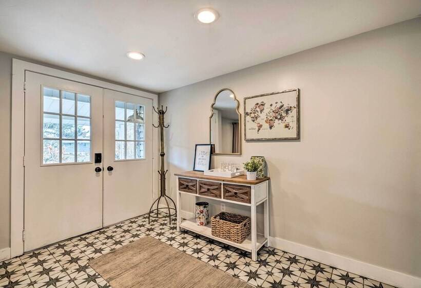 Spacious Layton Retreat W/ Private Hot Tub!