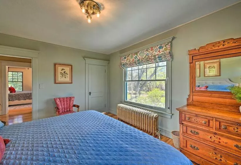 Spacious  Old Saguache Manor    Built In 1914