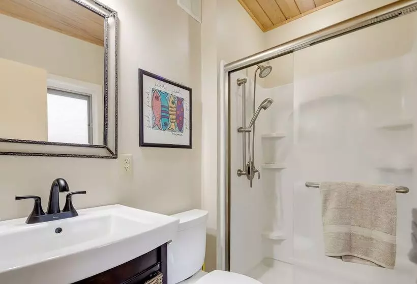 Spacious Plymouth Hideaway On Acreage W/ Lake!