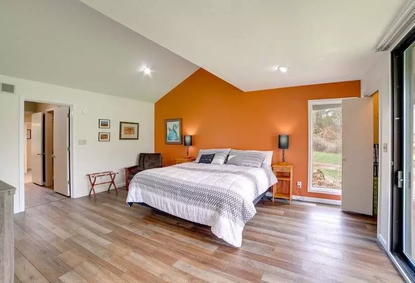 Spacious Plymouth Hideaway On Acreage W/ Lake!