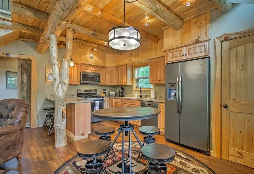 Timber Home: Walk To Slopes & N Conway Shops!